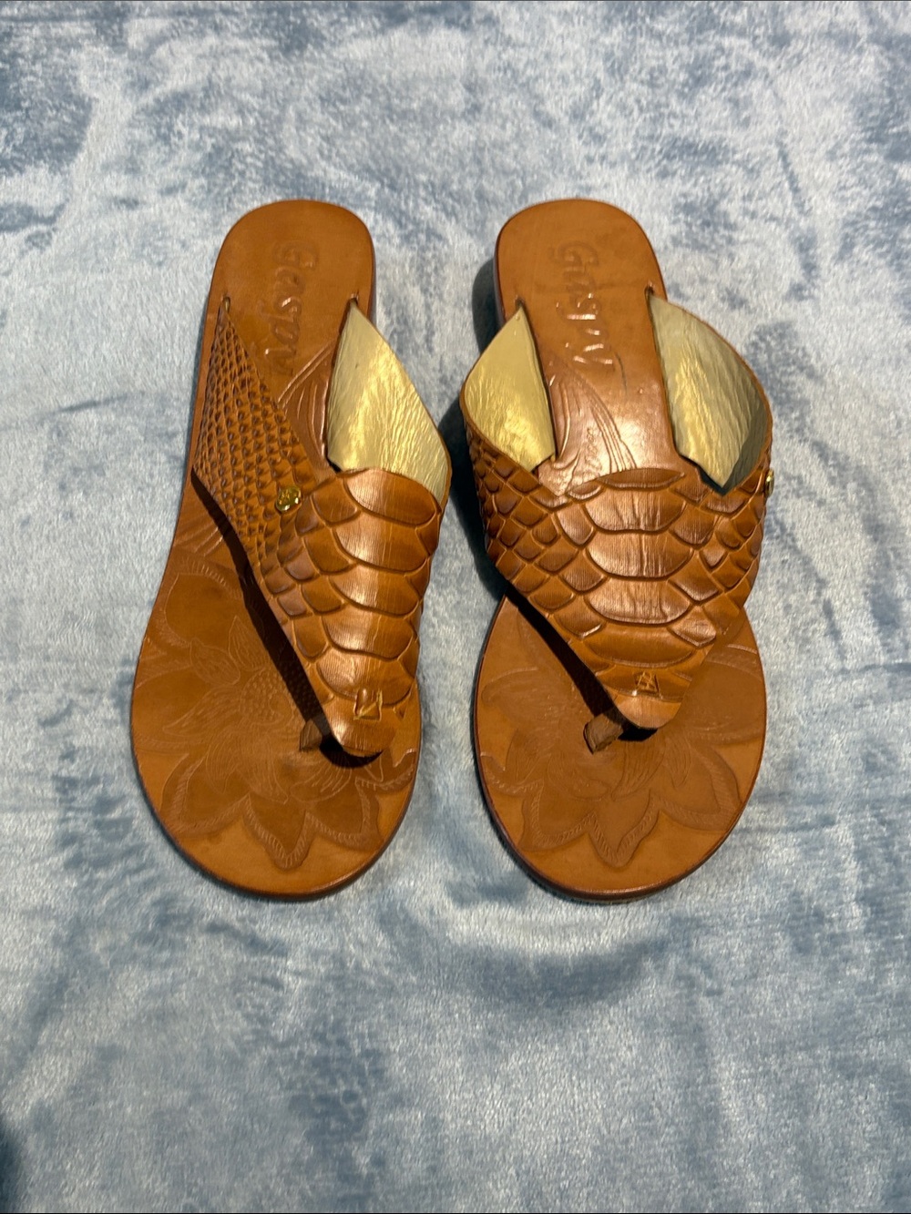 Gaspy Women’s Tan Leather Textured Thong Sandals with Gold Accent